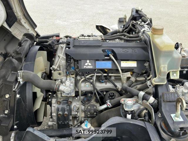Mitsubishi CANTER 2017-05 8244776-16