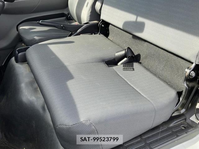 Mitsubishi CANTER 2017-05 8244776-19
