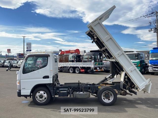 Mitsubishi CANTER 2017-05 8244776-4