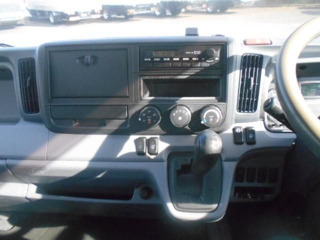 Mitsubishi CANTER 2013-04 8311063-16
