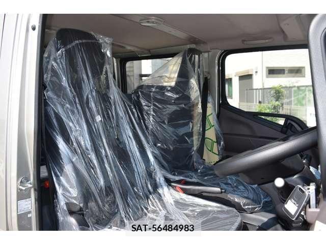 Mitsubishi CANTER 2026-04 8313572-10