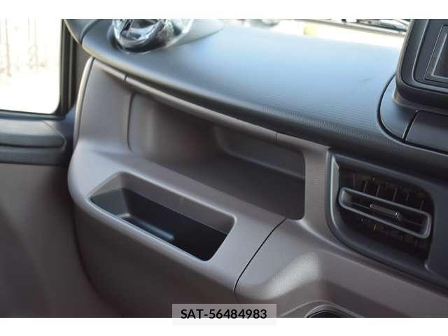 Mitsubishi CANTER 2026-04 8313572-22