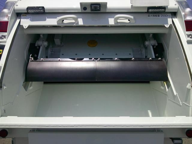 Mitsubishi CANTER 2026-03 8311054-9