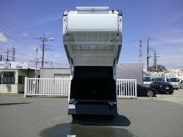 Mitsubishi CANTER 2026-03 8311054-11