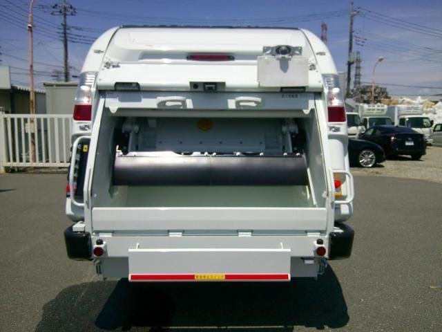 Mitsubishi CANTER 2026-03 8311054-8