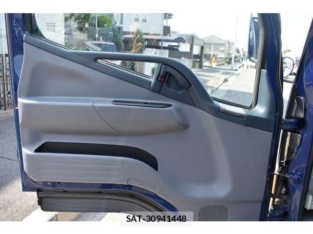 Mitsubishi CANTER 2011-08 8313584-10