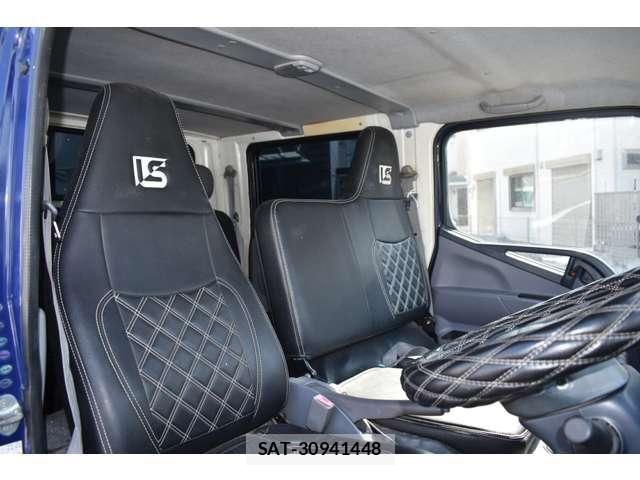 Mitsubishi CANTER 2011-08 8313584-23