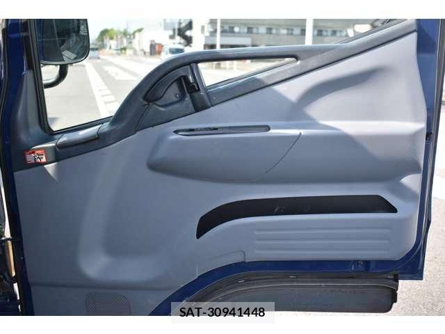 Mitsubishi CANTER 2011-08 8313584-8