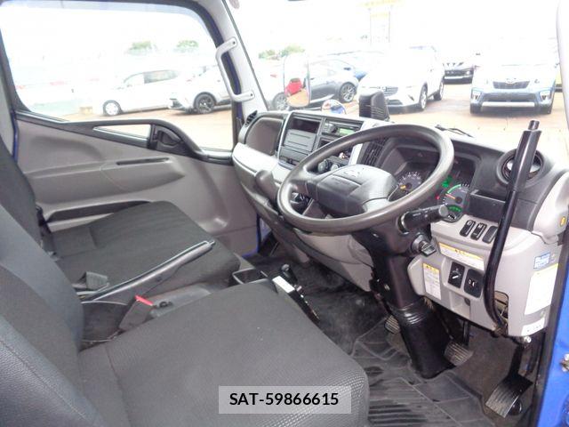 Mitsubishi CANTER 2022-11 8313579-1