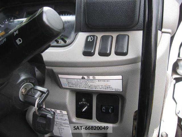 Mitsubishi CANTER 2016-08 8313583-14
