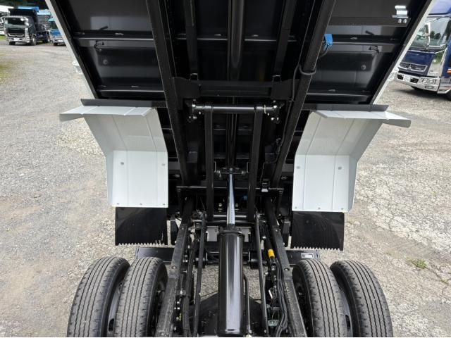 Mitsubishi CANTER 2026-01 8311059-16