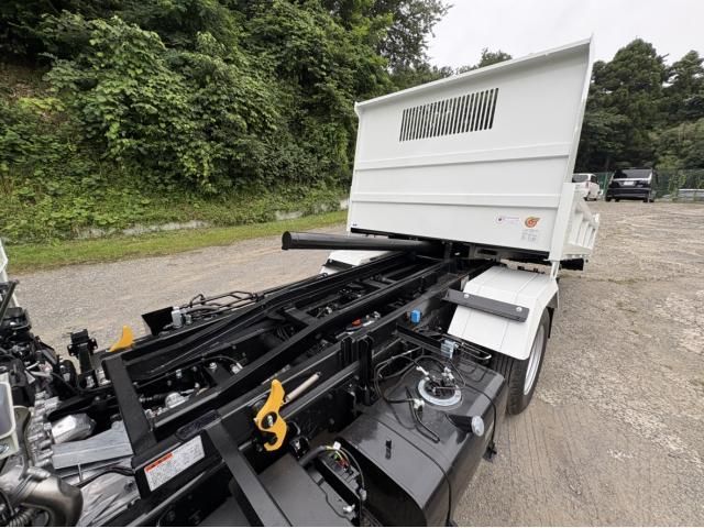 Mitsubishi CANTER 2026-01 8311059-21