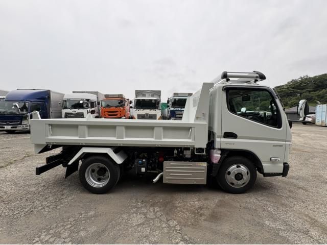 Mitsubishi CANTER 2026-01 8311059-7