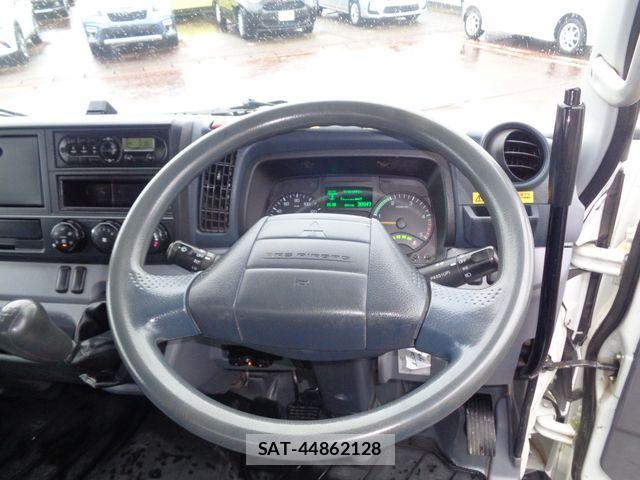 Mitsubishi CANTER 2015-06 8313581-11