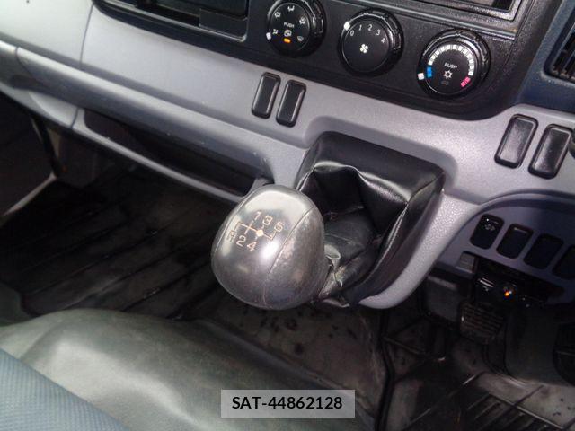 Mitsubishi CANTER 2015-06 8313581-14
