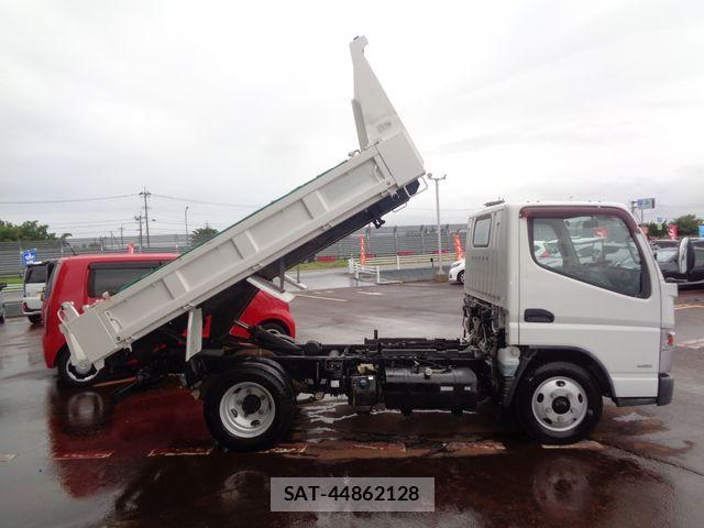 Mitsubishi CANTER 2015-06 8313581-17