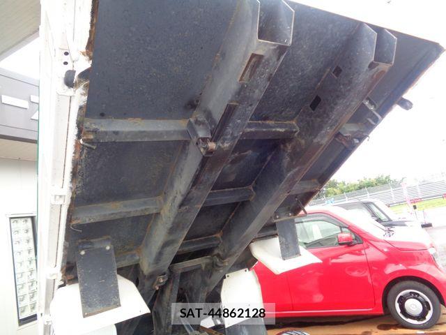 Mitsubishi CANTER 2015-06 8313581-19