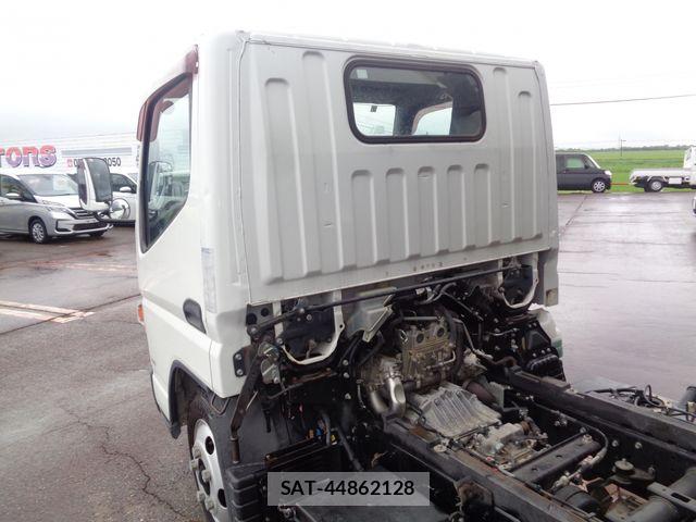 Mitsubishi CANTER 2015-06 8313581-22