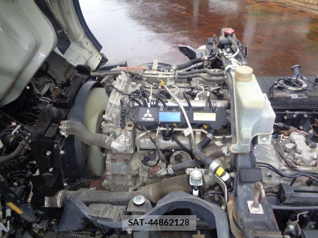 Mitsubishi CANTER 2015-06 8313581-23