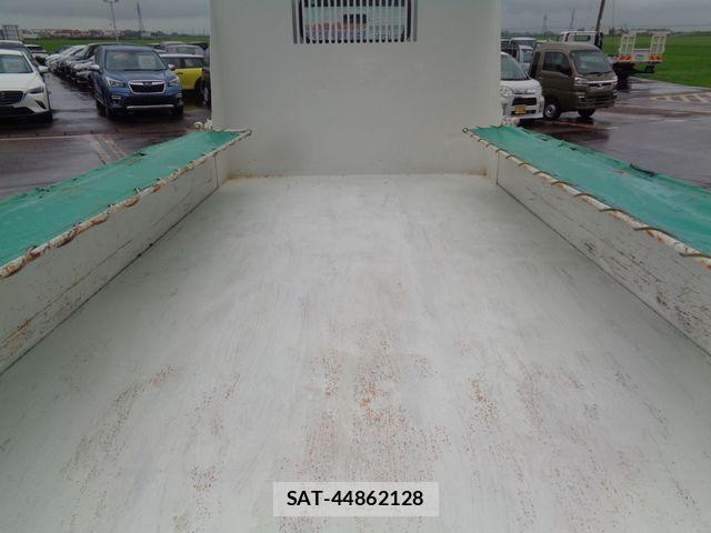 Mitsubishi CANTER 2015-06 8313581-4
