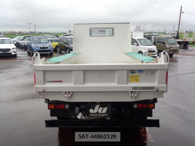 Mitsubishi CANTER 2015-06 8313581-7