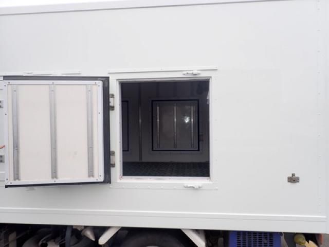 Mitsubishi CANTER 2017-02 8311065-12