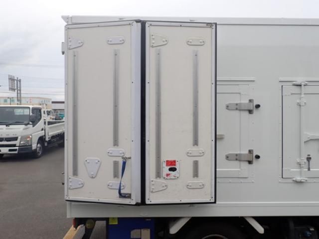 Mitsubishi CANTER 2017-02 8311065-21