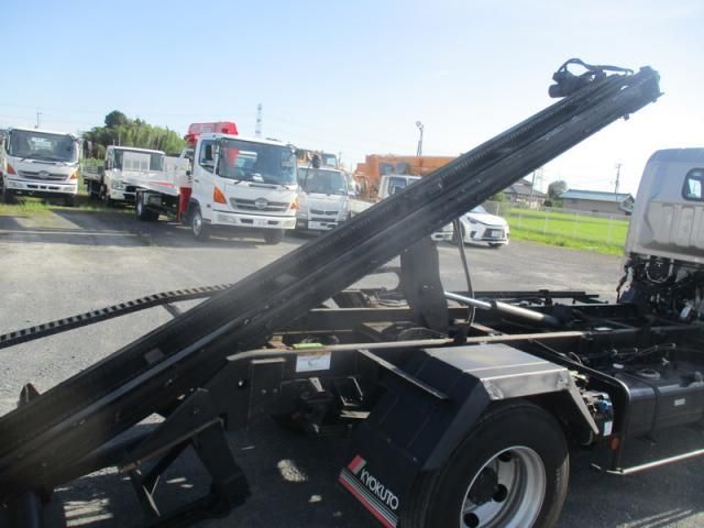 Mitsubishi CANTER 2021-02 8311064-13