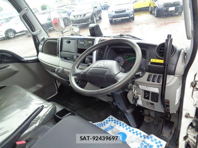 Mitsubishi CANTER 2019-08 8313580-1