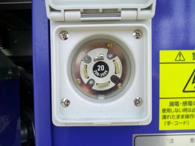Mitsubishi CANTER 2026-03 8311057-14