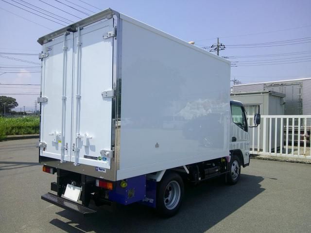 Mitsubishi CANTER 2026-03 8311057-4
