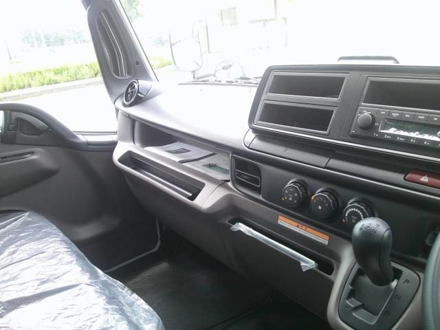 Mitsubishi CANTER 2026-03 8311056-18
