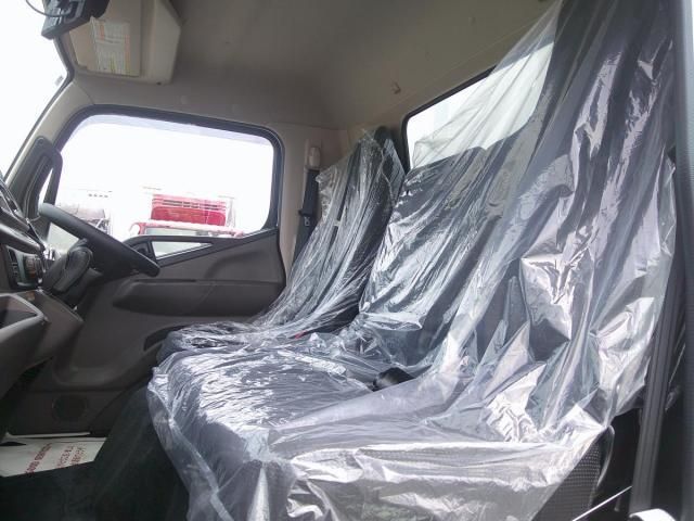 Mitsubishi CANTER 2026-03 8311056-21