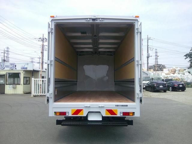 Mitsubishi CANTER 2026-03 8311056-8