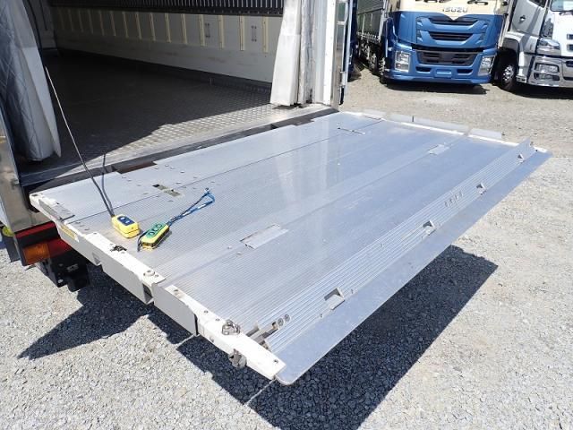 Mitsubishi CANTER 2019-07 8331840-10