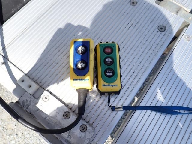 Mitsubishi CANTER 2019-07 8331840-11