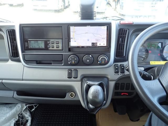 Mitsubishi CANTER 2019-07 8331840-16