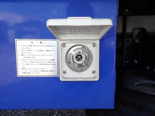 Mitsubishi CANTER 2019-07 8331840-26
