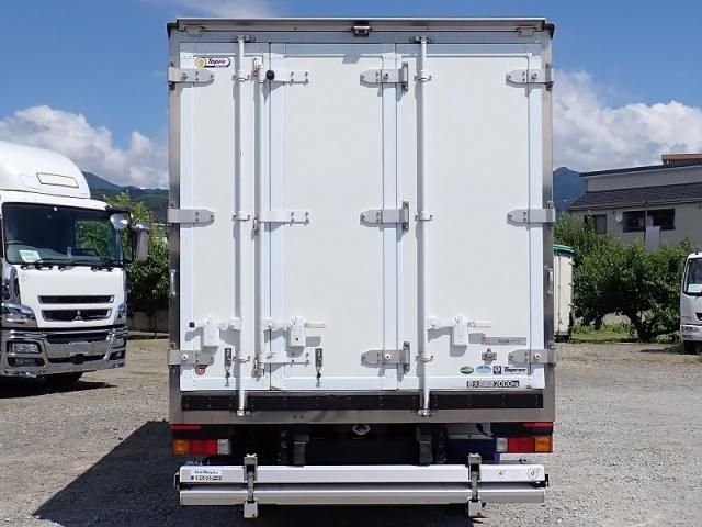 Mitsubishi CANTER 2019-07 8331840-5