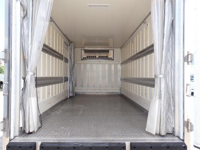 Mitsubishi CANTER 2019-07 8331840-7
