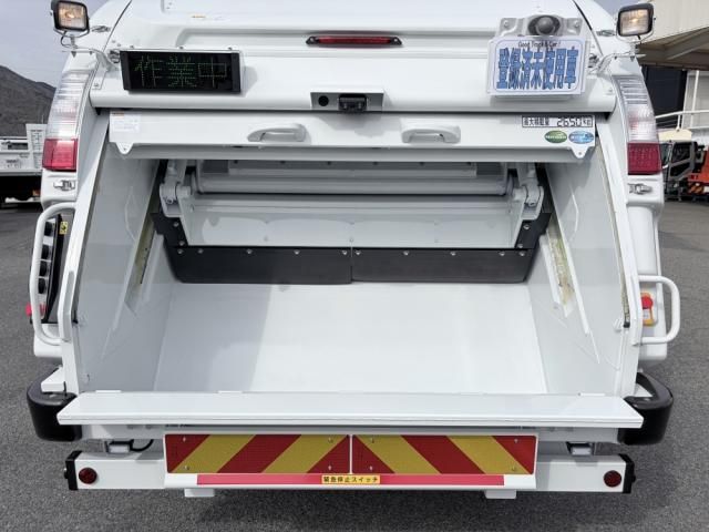 Mitsubishi CANTER 2026-03 8331831-12