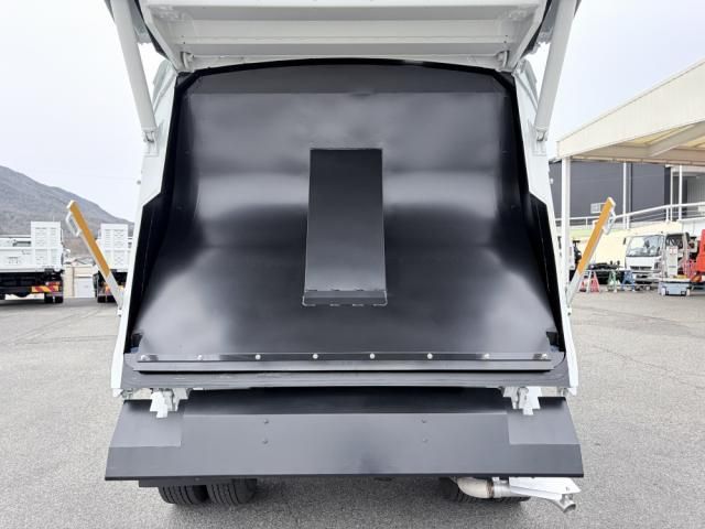 Mitsubishi CANTER 2026-03 8331831-19