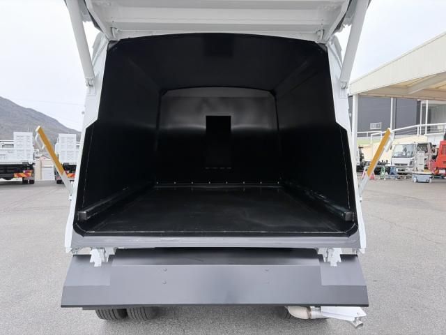 Mitsubishi CANTER 2026-03 8331831-6