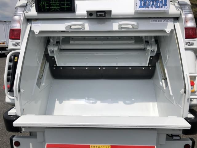 Mitsubishi CANTER 2026-03 8331829-12