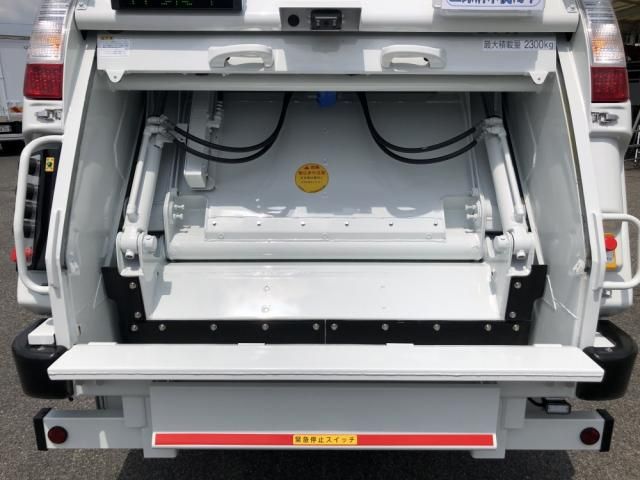 Mitsubishi CANTER 2026-03 8331829-13