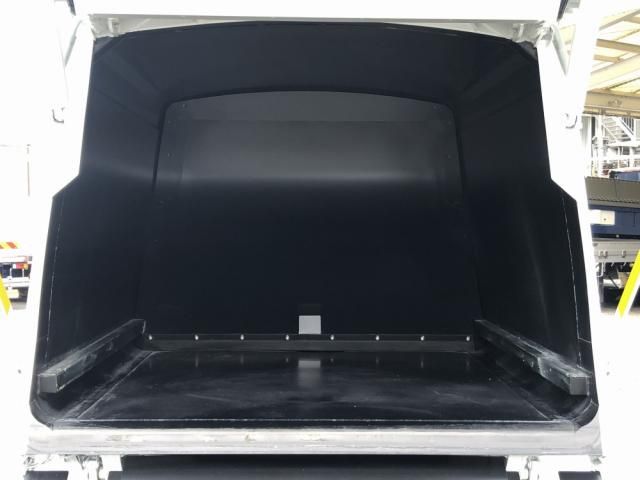 Mitsubishi CANTER 2026-03 8331829-15