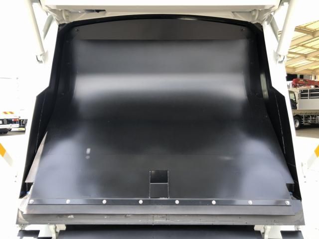 Mitsubishi CANTER 2026-03 8331829-20