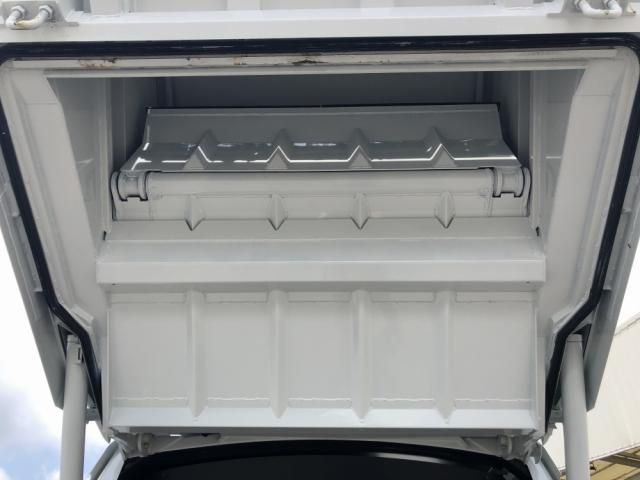 Mitsubishi CANTER 2026-03 8331829-23