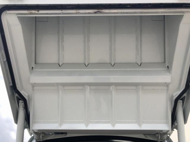 Mitsubishi CANTER 2026-03 8331829-24