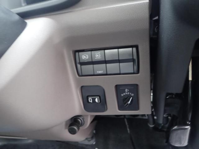 Mitsubishi CANTER 2026-04 8331836-17